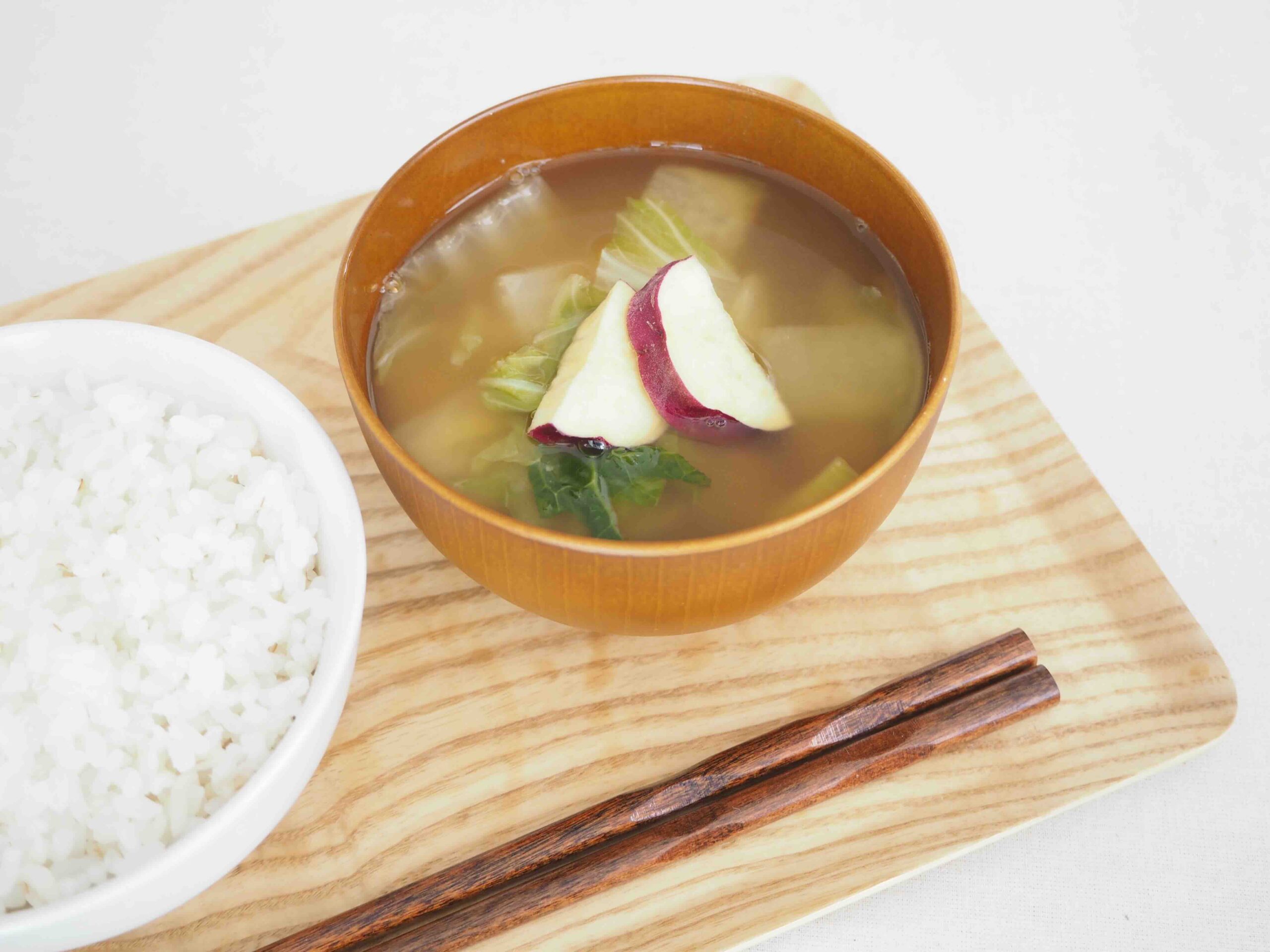 さつまいもと白菜の味噌汁