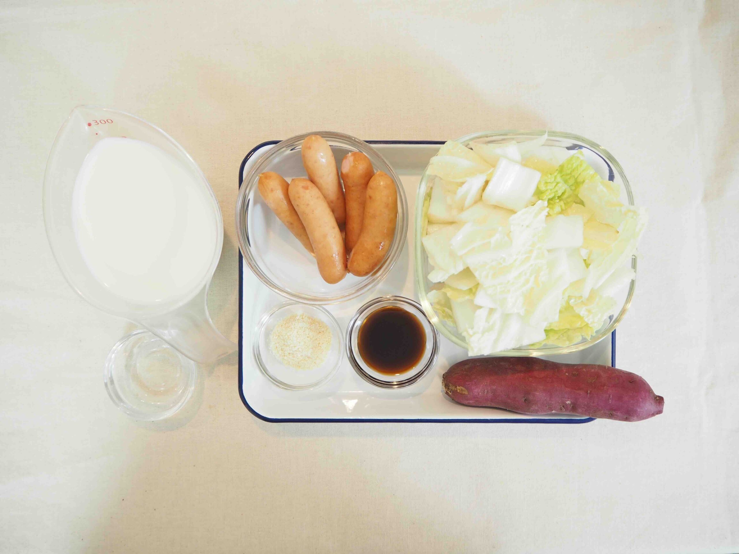 さつまいもと白菜の中華クリーム煮に使用する材料の写真