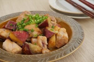 さつまいもと鶏もも肉の味噌炒め